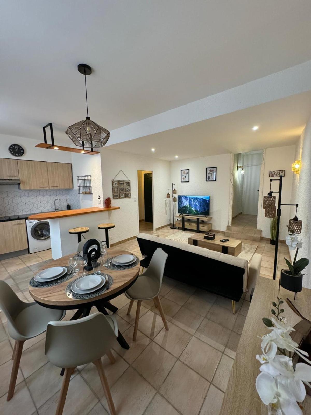 Charmant Appartement En Hypercentre De Castelnaudary Eksteriør bilde